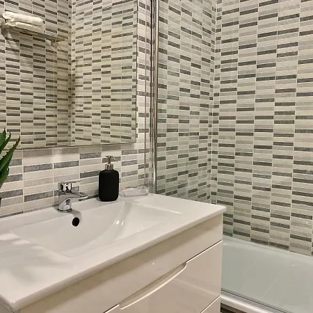 Homely Refino Bajo G6 Y F6 Appartement