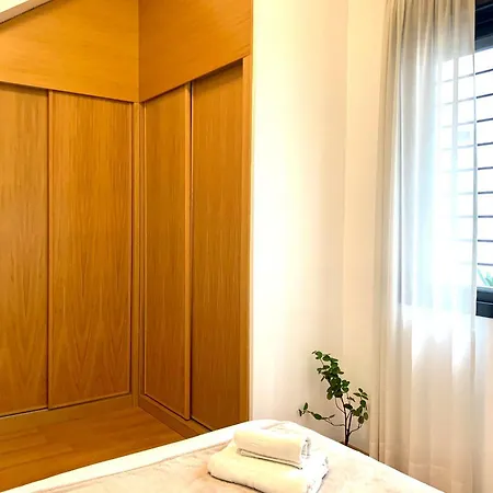 Homely Refino Bajo G6 Y F6 * マラガ